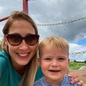 Meet your Posher, Lauren